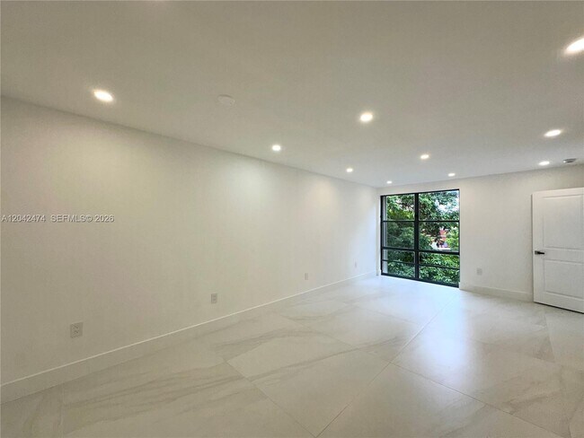 Photo - 17620 Atlantic Blvd Unit 310
