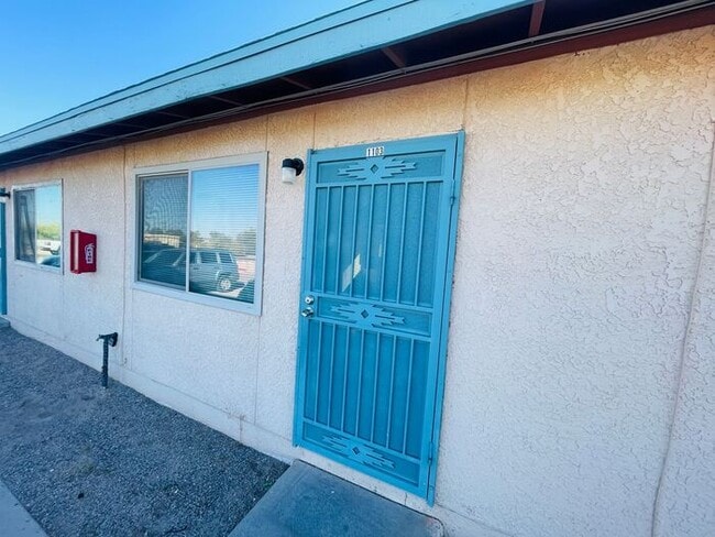 Photo - 330 E Corona Rd