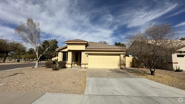 Building Photo - Chandler 4 Bedroom Home With Garage