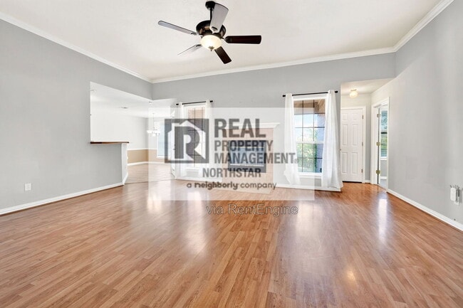 308 Pin Oak Ln