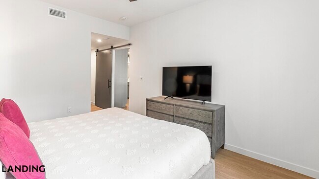 Photo - 9235 W Russell Rd Unit 206