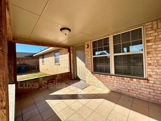 Photo - 605 Moraine Ave