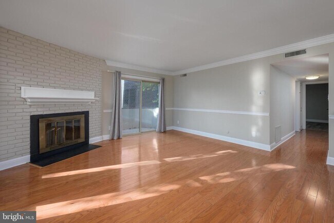 Photo - 25 S Church Rd Unidad 28