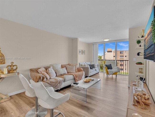 Photo - 7840 NW 50th St Unit 404