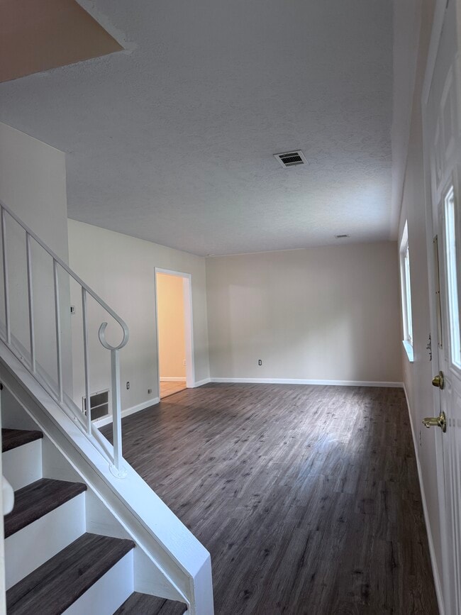 Photo - 5589 Goldenrod Dr