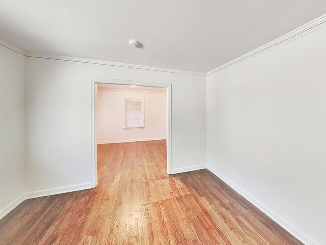 Photo - 816 Gertrude Pl NW