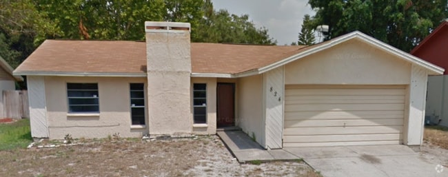 Building Photo - Three Bedroom Two Bath! Rental