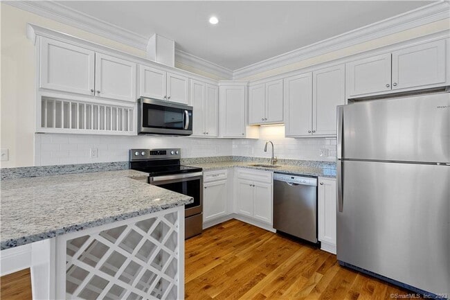 Photo - 73 W Main St Unit 2