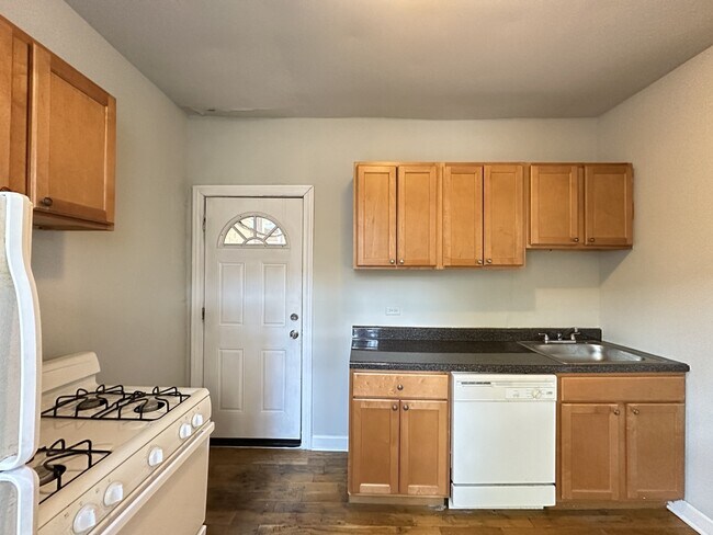 Photo - 731 W Barry Ave Unit A2
