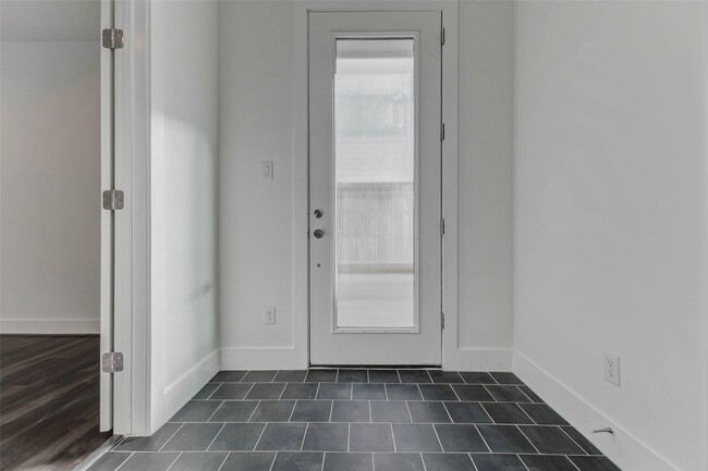 Photo - 5859 Dolores St