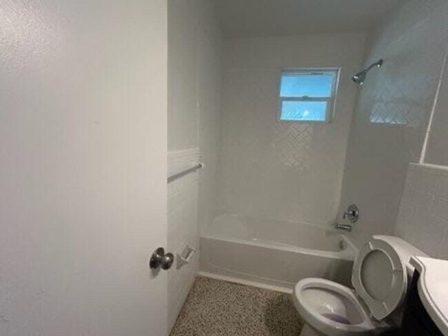 Photo - 3 Bed 2 Bathroom Home