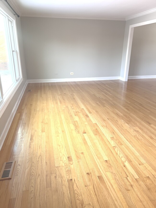 Photo - 7213 Bateman St