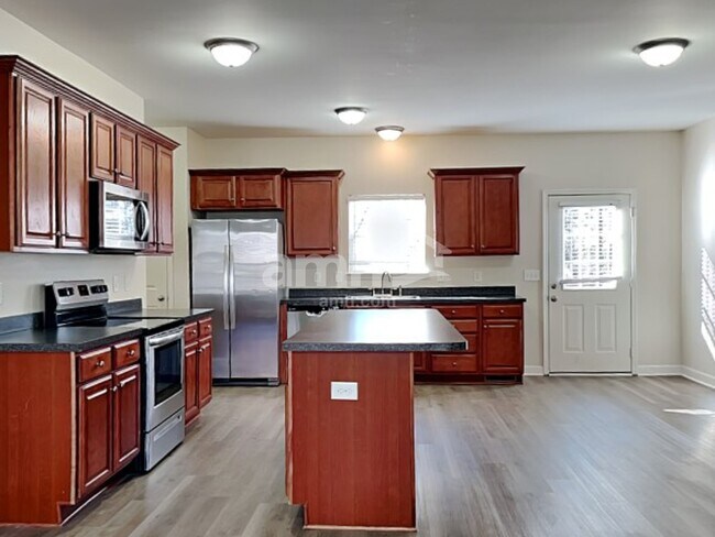 Photo - 140 Abbey Rd