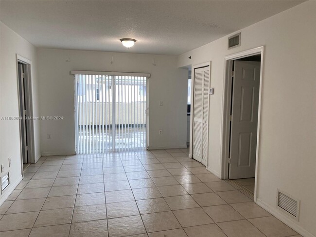 Photo - 2415 NW 16th St Rd Condominio Unidad 209-1