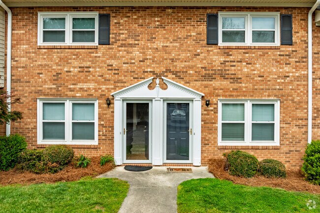 Entrada - Brylin Crossing