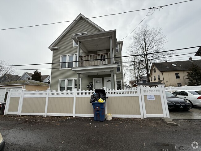 Building Photo - 26 Limerick St Unit 1st floor Rental