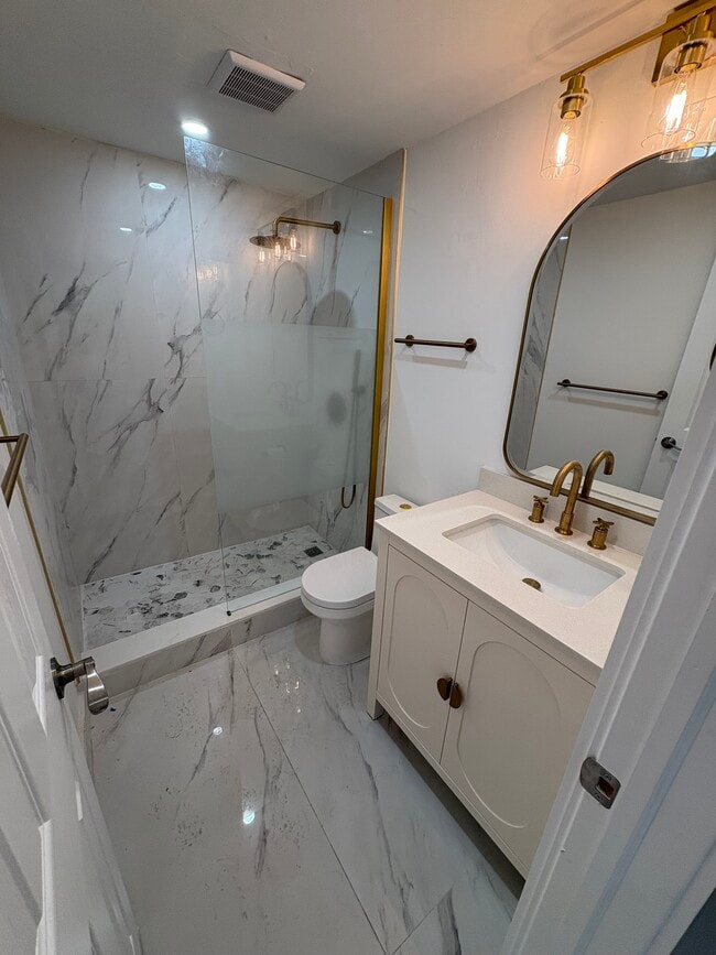 Photo - 5050 Bayview Dr Unit 6