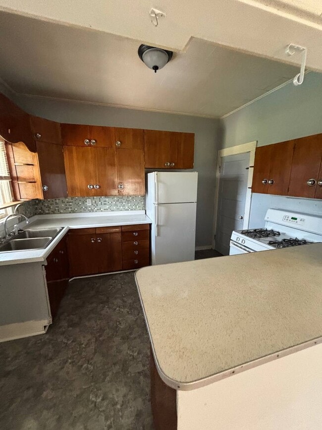 Photo - 714 2nd Ave NW