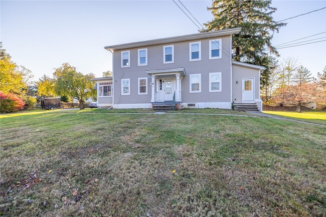 Building Photo - 757 Holt Rd Unit 2