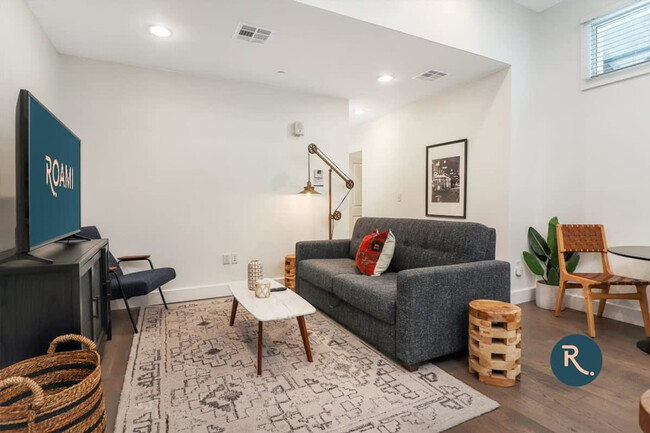 Building Photo - 127 Carondelet St Rental