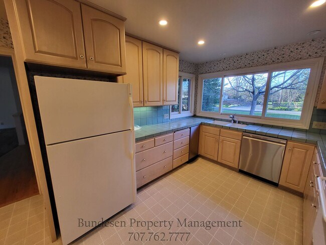 Photo - 460 Piezzi Ln