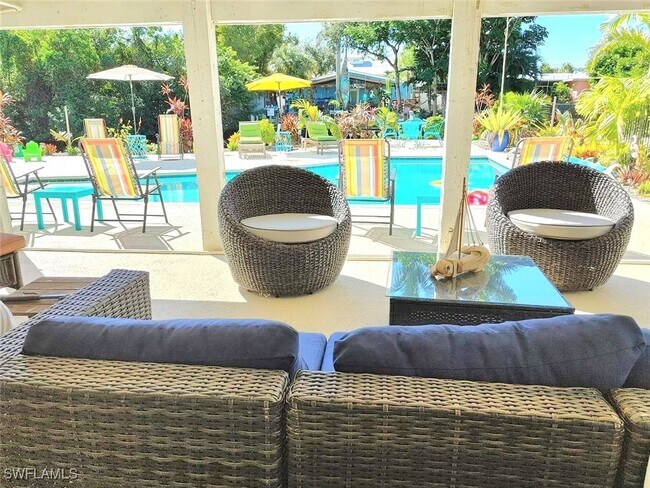 Building Photo - 2840 Shoreview Dr Unit 7