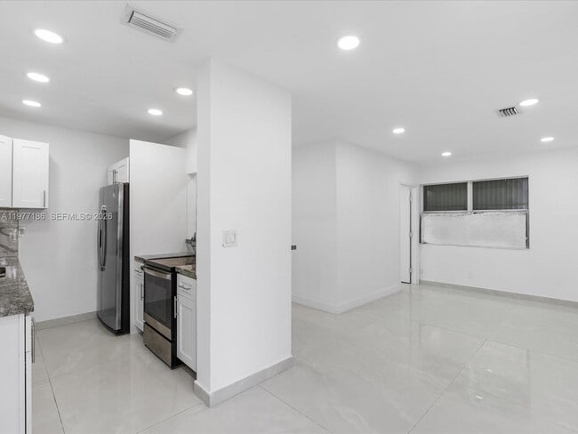 Photo - 4331 SW 31st Dr