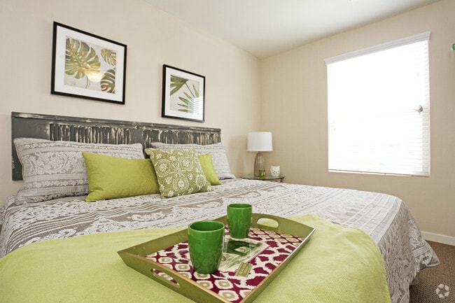 2BR, 2.5BA - 1386 SF