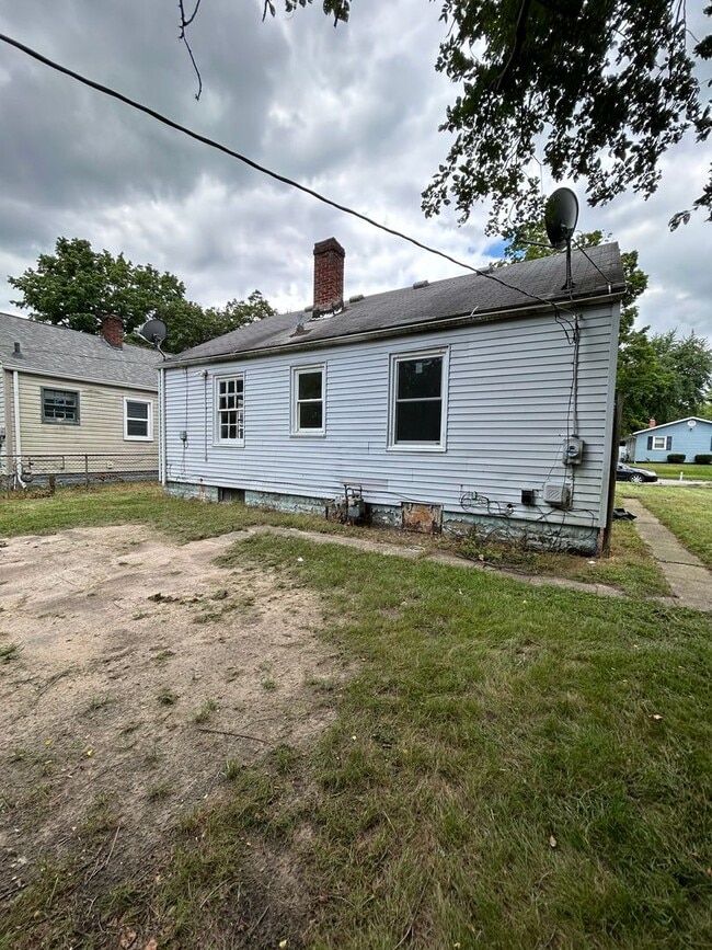 Photo - 2-Bedroom, 1-Bathroom Home with Basement –...