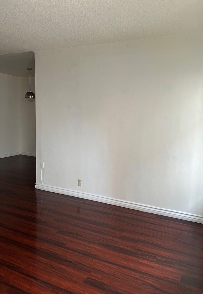 Photo - 827 N Hudson Ave