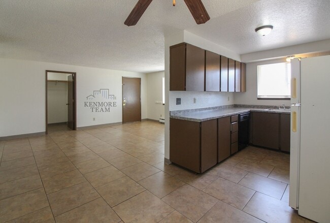 Building Photo - 1508 W 14th Ave Unit D
