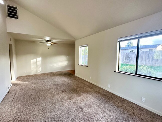 Photo - Bright and Clean, 3 Bedroom Home in Myrtletown