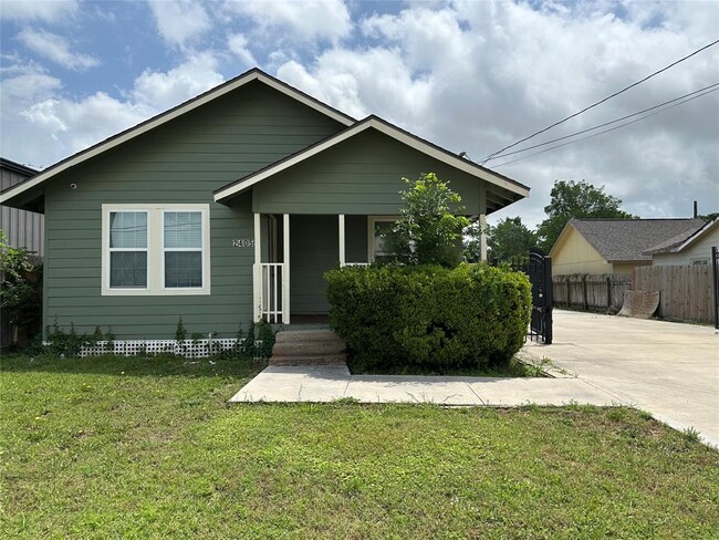 Photo - 2405 Randolph Rd House