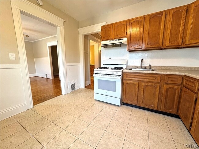 71 Chedell Pl