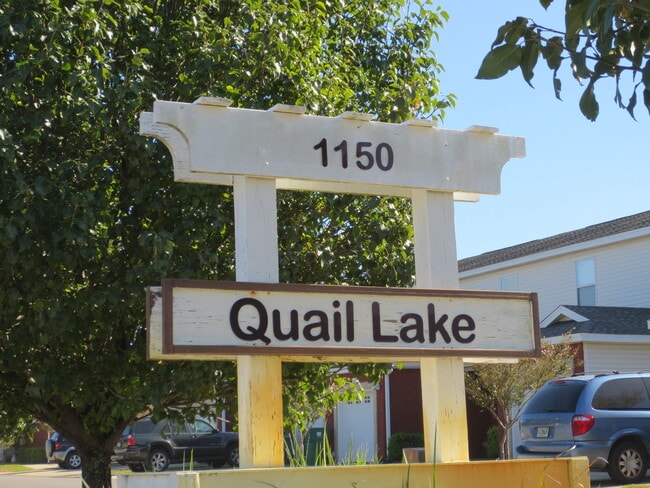 Building Photo - Beautifully Updated 3Bed/2.5Bath Townhouse in the Heart of Destin