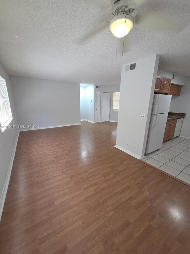 Photo - 8886 SW 3rd St Unidad 204
