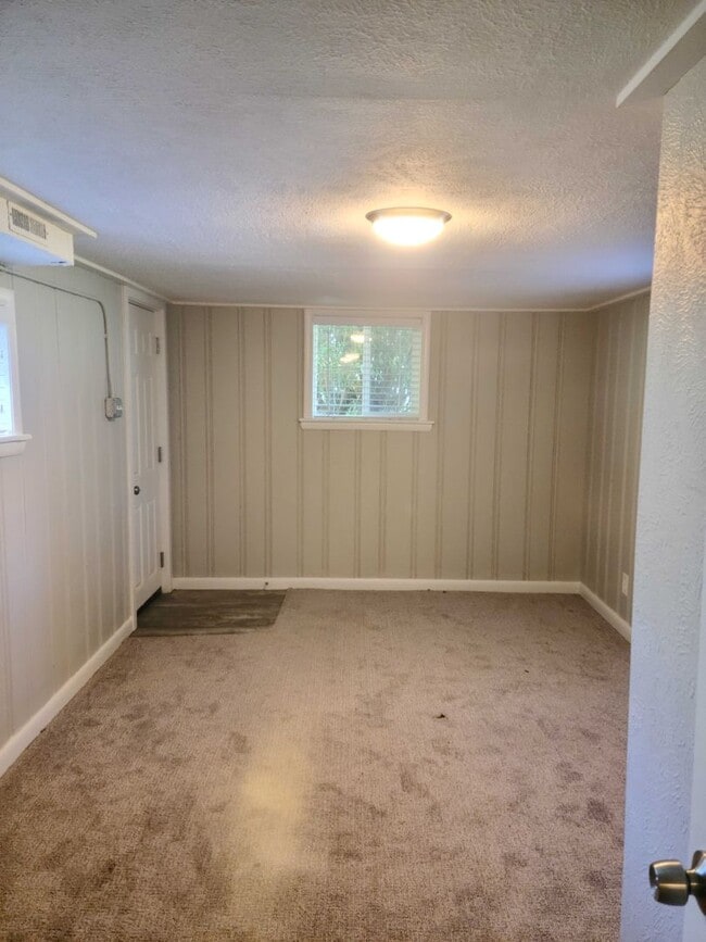 Photo - 609 N Division Ave Unit 609 N Division Ave B