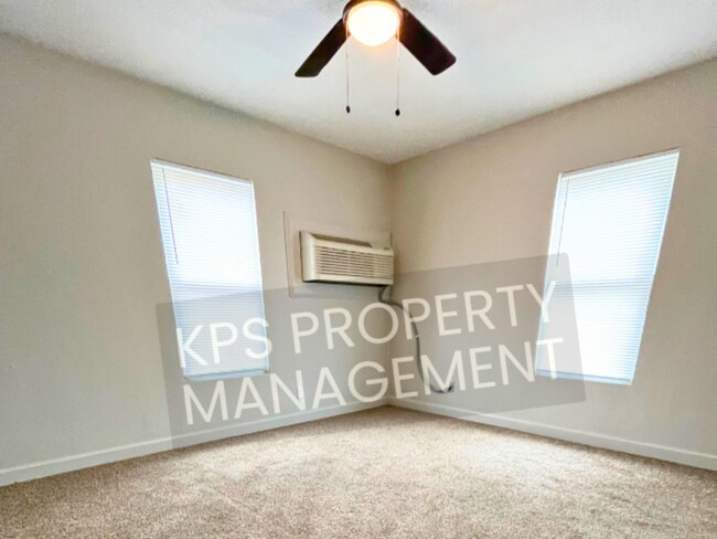 665 S Kansas St