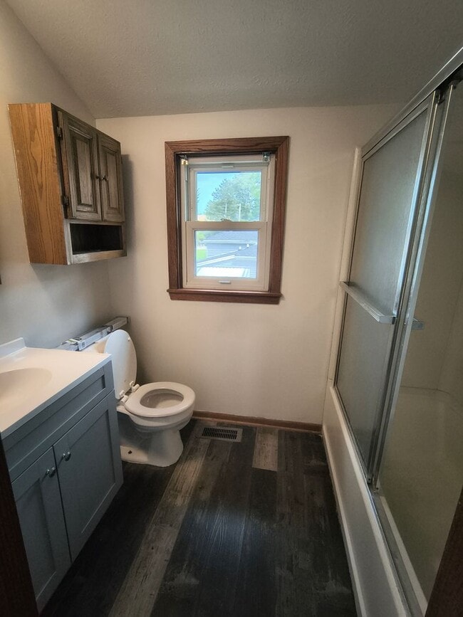 1218 Pleasant St Unit B