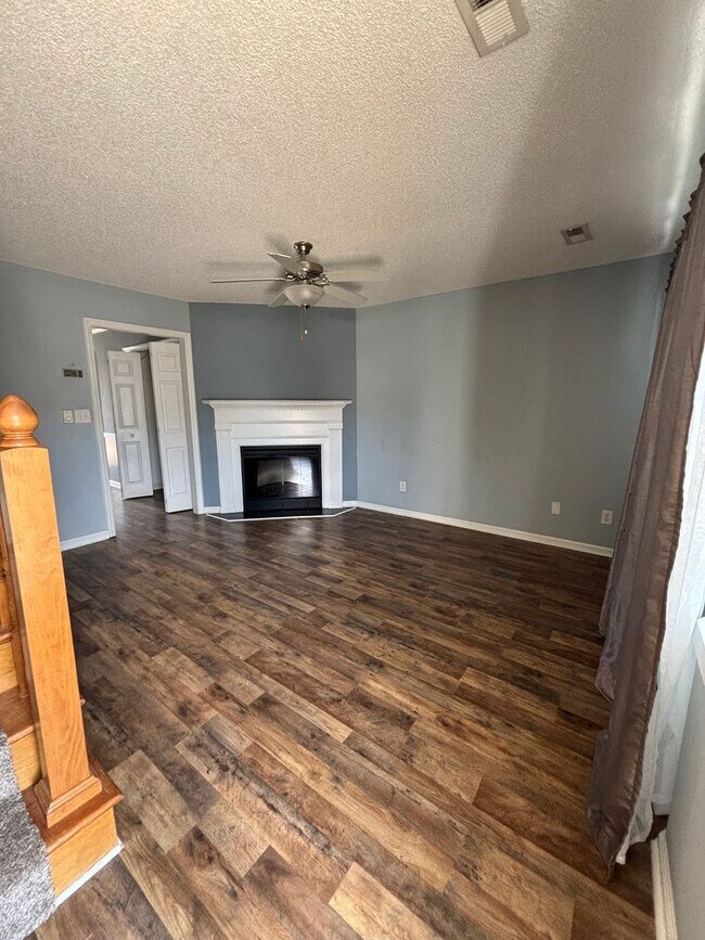 Photo - 2330 Vineyard Dr