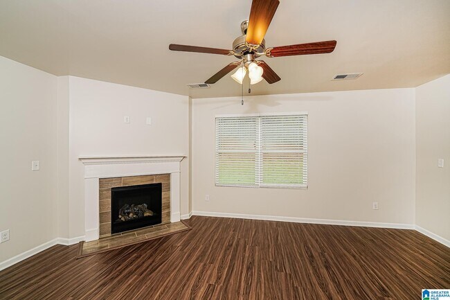 Photo - 180 Belmont Way