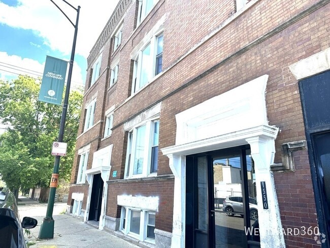 Building Photo - 3403 W North Ave Unit 3 Rental