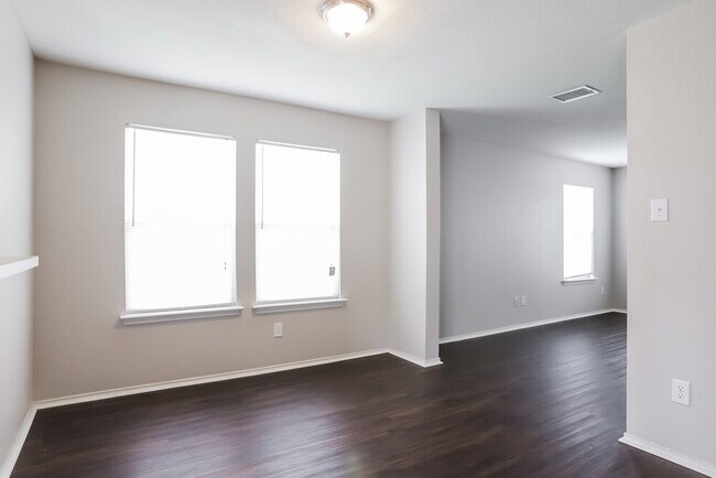 Photo - 7935 Raven Creek Ln