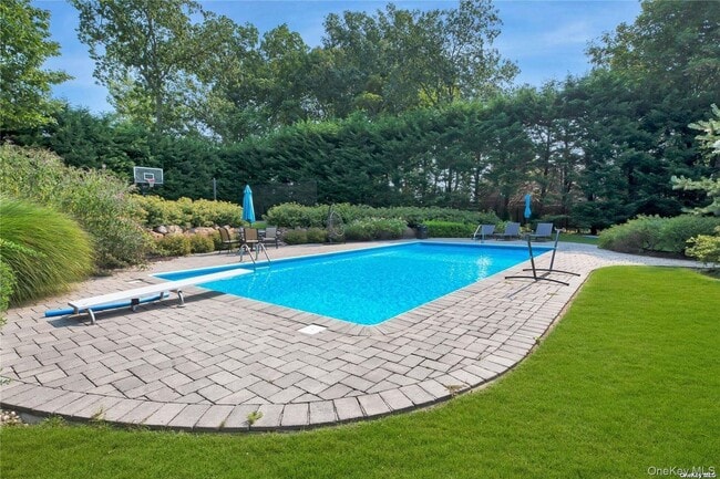 Photo - 1460 Hillcrest Dr