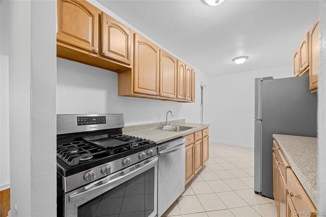 Photo - 255 Bronx River Rd Unit 4M