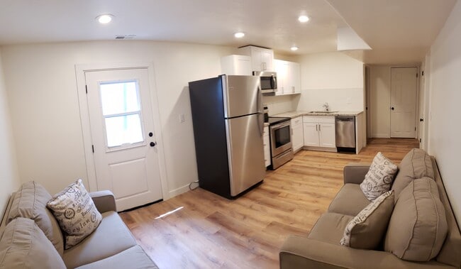 Building Photo - 587 HILLSIDE DR Unit Basement