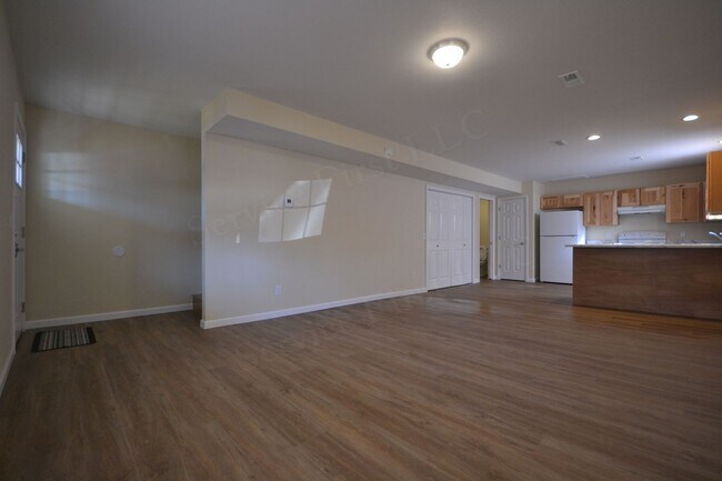 Photo - 3 Bed 1.5 Bath Duplex
