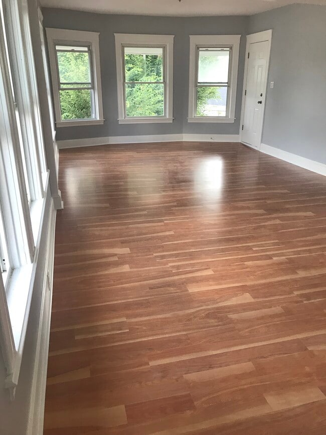 Photo - 107 Reservoir Ave Unidad 3rd Floor