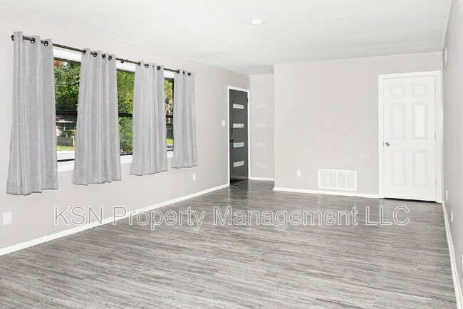Photo - 32 Skyline Dr