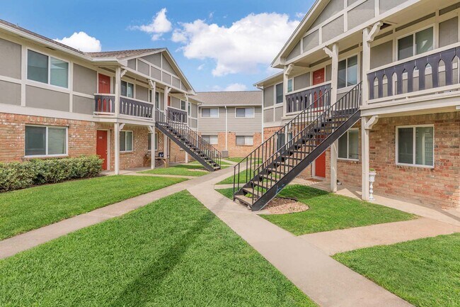 Castlewood Apartments